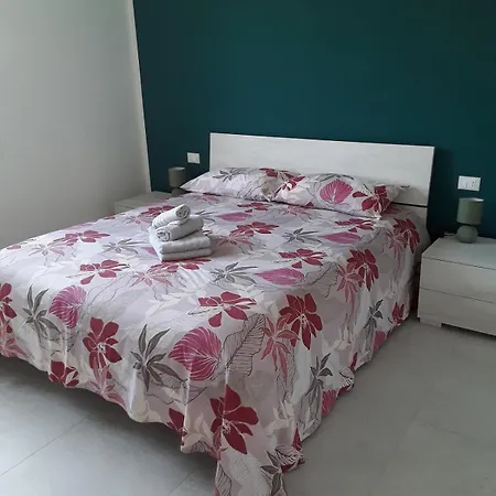 La Finestra Sul Blu Варацце