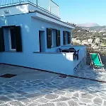La Finestra Sul Blu Vakantiehuis *